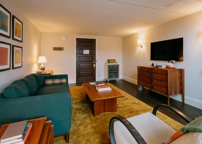 Eleven Revelstoke Lodge